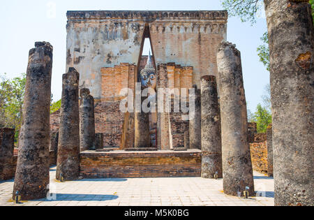 SUKHOTHAI, THAILAND, Februar, 23, 2017 - Wat Si Chum Tempel, Sukhothai Historical Park, Thailand Stockfoto