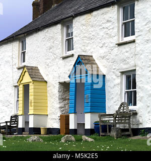 Alte Reihenhaus weiß getünchten harborside Cottages in Charlestown Hafen als Drehort für die BBC TV-Serie Poldark, Cornwall, England, Großbritannien Stockfoto