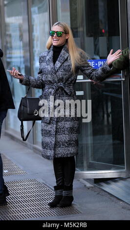 Michelle Hunziker in Mailand zu ihrem 41. Geburtstag mit: Michelle Hunziker Wo: Mailand, Italien Wann: 24 Jan 2018 Credit: IPA/WENN.com ** Nur für die Veröffentlichung in Großbritannien, den USA, Deutschland, Österreich, Schweiz ** verfügbar Stockfoto