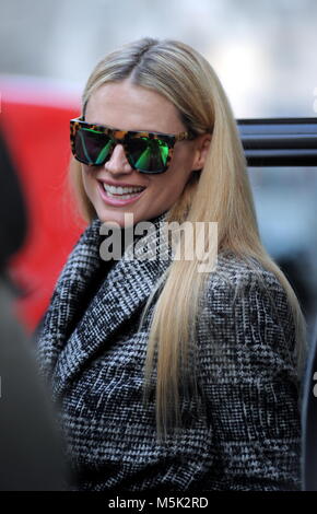 Michelle Hunziker in Mailand zu ihrem 41. Geburtstag mit: Michelle Hunziker Wo: Mailand, Italien Wann: 24 Jan 2018 Credit: IPA/WENN.com ** Nur für die Veröffentlichung in Großbritannien, den USA, Deutschland, Österreich, Schweiz ** verfügbar Stockfoto