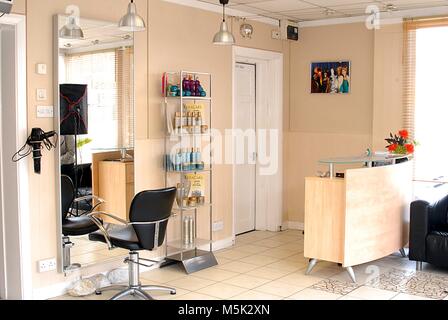Innere leere Friseur- und Schönheitssalon Stockfoto