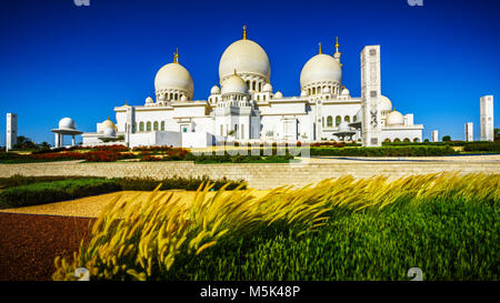 Die imposante Sheikh Zayed Moschee in Abu Dhabi Stockfoto