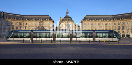 Bordeaux, Panoramaaussicht. Der Place de la Bourse" in Bordeaux wurde von der königlichen Architekten Jacques Ange Gabriel zwischen 1730 und 1775 entworfen Stockfoto