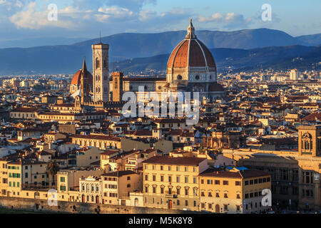 Blick von oben auf den Dom von Florenz. Stockfoto