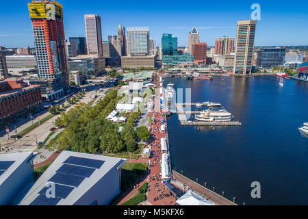 Luftaufnahme des Inneren Hafens und Baltimore Skyline mit World Trade Center Baltimore, Baltimore, Maryland, Stockfoto