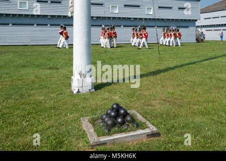 Am Morgen Parade und Inspektion im Fort George Historic Site, Niagara-on-the-Lake, Ontario, Kanada Stockfoto