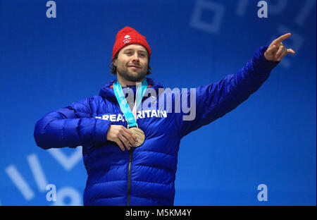 Großbritanniens Billy Morgan feiert mit seiner Bronzemedaille bei den Herren Snowboard Big Air finale Siegerehrung am Tag 15 der Winter-olympischen Spiele 2018 PyeongChang in Südkorea. Stockfoto