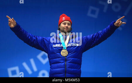 Großbritanniens Billy Morgan feiert mit seiner Bronzemedaille bei den Herren Snowboard Big Air finale Siegerehrung am Tag 15 der Winter-olympischen Spiele 2018 PyeongChang in Südkorea. Stockfoto