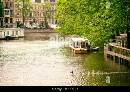 Hausboot tagsüber, Amsterdam Canal-Holland Niederlande Stockfoto