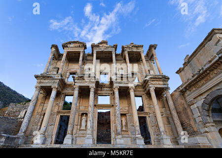 Römischen Bibliothek des Kelsos in den Ruinen von Ephesus in der Türkei Stockfoto