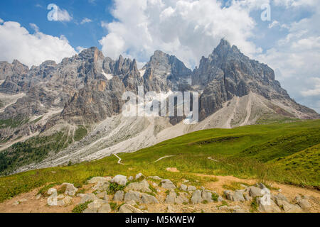 Die Pale di San Martino (auch genannt "Gruppo delle Pale") sind die größte Gruppe der Dolomiten, mit etwa 240 km² der Verlängerung zwischen der eas entfernt Stockfoto