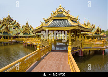 SAMUT PRAKAN, THAILAND, März 6, 2017 - Pavillon der im Alten Stadtpark, Muang Boran, Provinz Samut Prakan, Thailand erleuchtet Stockfoto