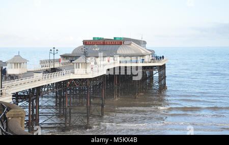 Auf Cromer Pier in Norfolk mit ihrem Theater Stockfoto