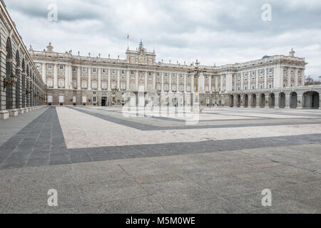 Blick auf den Königspalast von Madrid Stockfoto