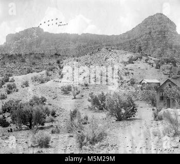 Grand Canyon historischen Grandview Trail. Suchen am Grandview Point von horseshoe Mesa, canyon Kupfer Co. Mein Eigentum. Circa 1907. Impressionen von der schillernden Topographie des Grand Canyon haben sich geändert, und seit diesem Tag im Sommer 1540 als Garcia Lopez de Cardenas aus dem South Rim blickte verschoben. Der conquistador sah ein wertloses Einöde, nichts mehr als ein Hindernis für die politische Expansion. Das andere Extrem Stockfoto