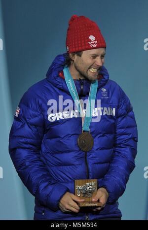 PyeongChang, Südkorea, 24. Feb 2018. Billy Morgan (GBR) mit seiner Bronzemedaille. Medaille Zeremonien. Pyeongchang Olympic Plaza. Republik Korea. 24.02.2018. Stockfoto