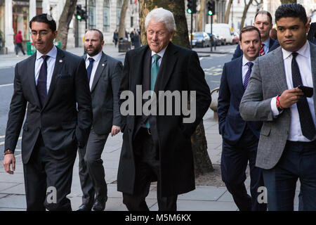 London, Großbritannien. 24. Februar, 2018. Bill Clinton, ehemaliger Präsident der Vereinigten Staaten, kommt eine Grundsatzrede auf der Welt Patientensicherheit Gipfel in Westminster zu liefern. Credit: Mark Kerrison/Alamy leben Nachrichten Stockfoto