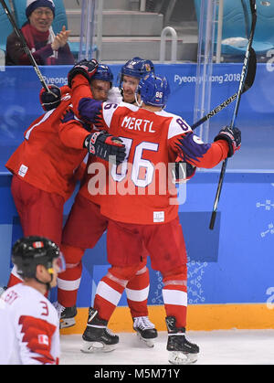 Pyeongchang, Südkorea. 24 Feb, 2018. Spieler der Tschechischen Republik feiern, nachdem sie gegen Kanada während der Bronze Medaille Spiel der Herren von Ice Hockey bei den Olympischen Winterspielen 2018 PyeongChang an Gangneung Hockey Centre, Gangnueng, Südkorea, 24.02.2018. Kanada gewann 6:4 und behauptete die Bronzemedaille. Credit: Wang Haofei/Xinhua/Alamy leben Nachrichten Stockfoto