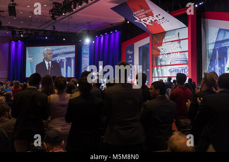 Vice President Mike Pence liefert Erläuterungen im Kennedy Space Center Visitors Center, Dienstag, 20. Februar 2018, in Titusville, Florida. Personen: Vice President Mike Pence Stockfoto