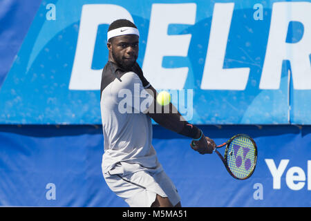 Delray Beach, FL, USA. 24 Feb, 2018. Delray Beach, FL - 24. Februar: Francis Tiafoe (USA) Niederlagen Hyeon Chung (KOR) 57 64 64 während ihrer Viertelfinale Spiel 2018 Delray Beach geöffnet an der Delray Beach Tennis Center in Delray Beach, Florida statt. Credit: Andrew Patron/Zuma Kabel Credit: Andrew Patron/ZUMA Draht/Alamy leben Nachrichten Stockfoto