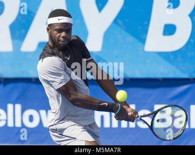 Delray Beach, FL, USA. 24 Feb, 2018. Delray Beach, FL - 24. Februar: Francis Tiafoe (USA) Niederlagen Hyeon Chung (KOR) 57 64 64 während ihrer Viertelfinale Spiel 2018 Delray Beach geöffnet an der Delray Beach Tennis Center in Delray Beach, Florida statt. Credit: Andrew Patron/Zuma Kabel Credit: Andrew Patron/ZUMA Draht/Alamy leben Nachrichten Stockfoto