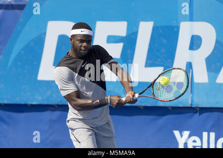 Delray Beach, FL, USA. 24 Feb, 2018. Delray Beach, FL - 24. Februar: Francis Tiafoe (USA) Niederlagen Hyeon Chung (KOR) 57 64 64 während ihrer Viertelfinale Spiel 2018 Delray Beach geöffnet an der Delray Beach Tennis Center in Delray Beach, Florida statt. Credit: Andrew Patron/Zuma Kabel Credit: Andrew Patron/ZUMA Draht/Alamy leben Nachrichten Stockfoto