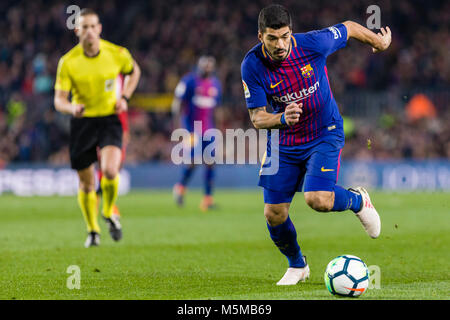 Barcelona, Spanien. 24 Feb, 2018. FC Barcelona, Luis Suarez (9) während des Spiels zwischen dem FC Barcelona gegen Girona, für die Runde 25 der Liga Santander, spielte im Camp Nou Stadion am 24. Februar 2018 in Barcelona, Spanien. Credit: Gtres Información más Comuniación auf Linie, S.L./Alamy leben Nachrichten Stockfoto