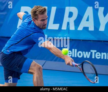 Delray Beach, FL, USA. 24 Feb, 2018. PETER GOJOWCZYK (Ger) in der Tätigkeit am Gericht in Delray Beach Open singles Halbfinale im Delray Beach Tennis Stadium. Er schlug Steve Johnson (USA) 7-6, 6-3. Credit: Arnold Drapkin/ZUMA Draht/Alamy leben Nachrichten Stockfoto