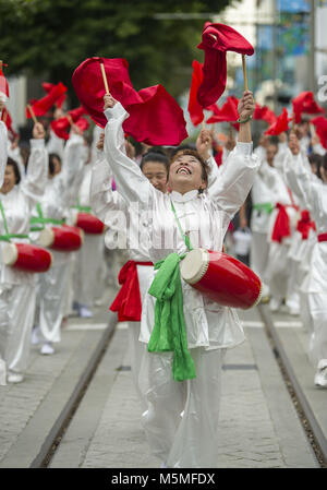 Christchurch, Canterbury, Neuseeland. 25 Feb, 2018. Das Chinesische Neue Jahr des Hundes gefeiert wird mit einer Parade mit Pandas, Drachen, Löwen und anderen farbenfrohen Kostüme. Credit: PJ Heller/ZUMA Draht/Alamy leben Nachrichten Stockfoto