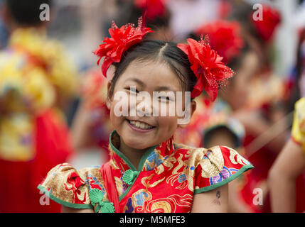 Christchurch, Canterbury, Neuseeland. 25 Feb, 2018. Das Chinesische Neue Jahr des Hundes gefeiert wird mit einer Parade mit Pandas, Drachen, Löwen und anderen farbenfrohen Kostüme. Credit: PJ Heller/ZUMA Draht/Alamy leben Nachrichten Stockfoto