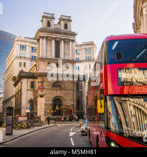 Die London Street Szene in der Nähe der Royal Exchange Stockfoto