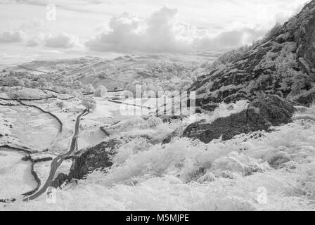 Fotoshoots von Kendall im Lake District. Infra Red DSLR, sonnigen Tag, Fotografin Claire Allen. Wunderschöne Landschaft Fotografie Stockfoto