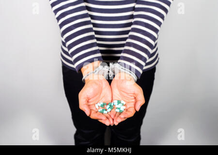 Des Täters fällen durch illegalen Drogenhandel verwischt. Stockfoto