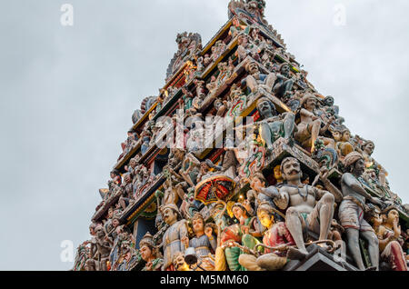 Die Sri Mariamman Tempel ist der älteste Hindutempel in Singapur. Es ist ein Agamische Tempel, in der Drawidischen Stil gebaut. Stockfoto