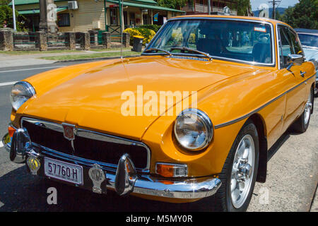 Klassische yelloe MGB GT roadster Sportwagen, Kangaroo Valley, New South Wales, Australien Stockfoto