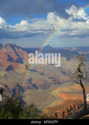 Grand Canyon National Park Shoshone Punkt Regenbogen. Sonntag, 15. Juli 2012. Sommer Regenbogen von Shoshone Punkt auf der South Rim. Stockfoto