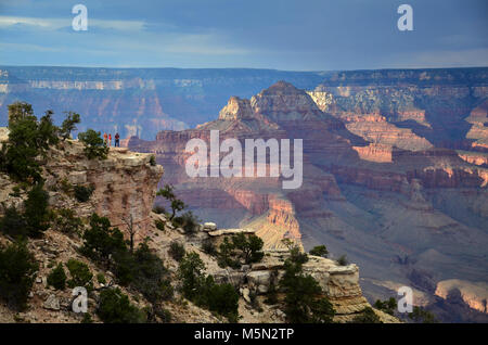 Grand Canyon National Park Blick von Shoshone. Zarathustra, Brahma und Deva Tempel über den Canyon von Shoshone Punkt gesehen. Stockfoto