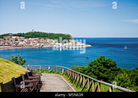 Scarborough ist ein beliebter Badeort an der Küste von Yorkshire in England. Stockfoto