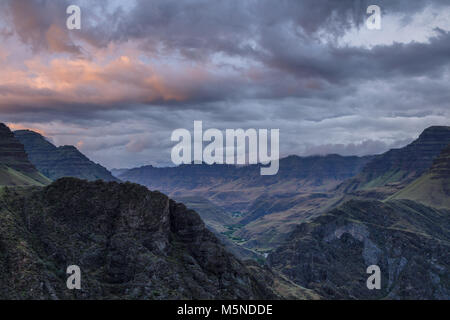 Sonnenuntergang und Sturm Ansatz in der imnaha Canyon, Utah Stockfoto