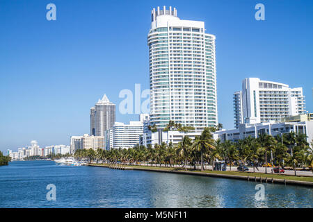 Miami Beach Florida, Indian Creek, Collins Avenue, Millionaires' Row, Eigentumswohnung Wohnapartments Gebäude Gebäude Gehäuse, Fontaineblea Stockfoto