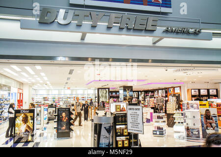 Miami Florida International Airport MIA, Gate, Shopping Shopper Shopper Shop Shops Markt Märkte Marktplatz Kauf Verkauf, Einzelhandel Geschäfte Busine Stockfoto