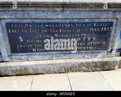 Plakette auf der Brücke über den Fluss Great Ouse, Bedford, Großbritannien - kostenlose Abgabe 1835 Stockfoto