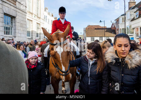 Die Rowan und Eridge Hunt's traditionellen Boxing Day treffen, High Street, Lewes, Sussex, UK Stockfoto