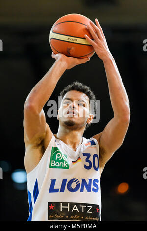 Karlsruhe, Deutschland. 24 Feb, 2018. Alexander jarelle Reischel (Lions Karlsruhe) Einzelaktion, Freisteller. GES/Basketball/ProA: PSK Lions - Gladiatoren Trier, 24.02.2018 ------ | Nutzung der weltweiten Kredit: dpa/Alamy leben Nachrichten Stockfoto