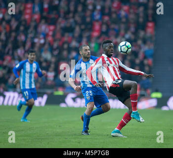 (11) Inaki Williams, (25), Prairie Gregrory Lacen während der spanischen La Liga Fußball Match zwischen Athletic Club Bilbao, Malaga C F am San Mames Stadium, in Bilbao, Nordspanien, Sonntag, Februar, 25, 2018. Stockfoto