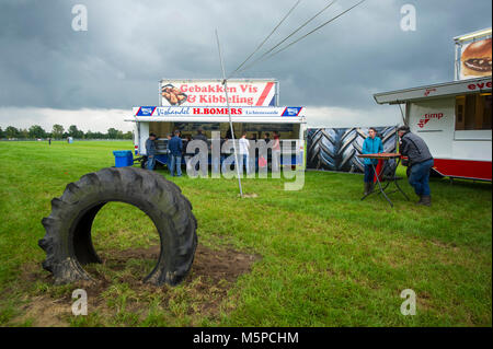 Die Niederlande. Mariënvelde. 12-08-2017. Niederländische Meisterschaft Rasenmäher Racing. Stockfoto