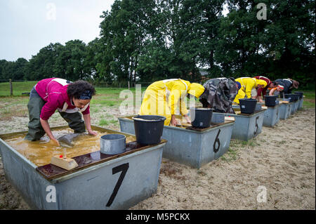 Deutschland. Bunde. 20-08-2017. Niederländische Meisterschaft Goldwaschen Stockfoto