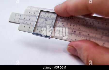 Alten Rechenschieber slipstick analogen Computer für mathematische calcululs Stockfoto