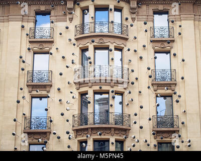 Fassade des Hauses mit tausend Augen in Barcelona, Spanien Stockfoto