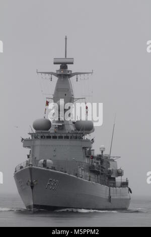 BNS Louise-Marie (F931), Karel Doorman-Klasse Fregatte von der Belgischen Marine betrieben, Kopf nach unten den Clyde zu Beginn der Übung gemeinsame Krieger 17-2. Stockfoto